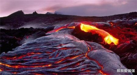 【火山】海里都是水，为什么浇不灭海底的火山？真相如此简单