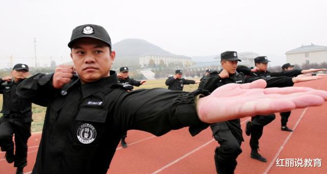 浙江警察学院|中等生能报考的3所省属二本警校,专业强不难进,毕业就是公务员