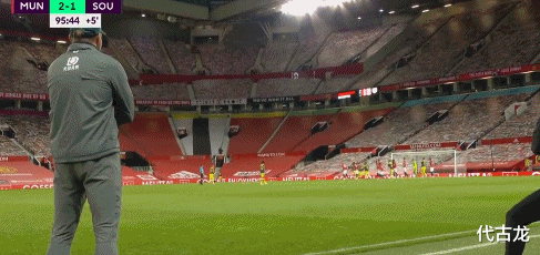 曼联|2-2压哨被绝平！曼联浪费争4主动权，一场比赛或毁掉一个赛季