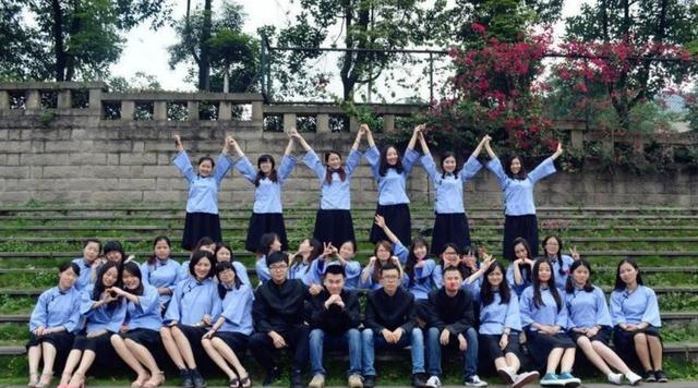 求职|大学生毕业，是参加校园招聘还是自己找工作，这样决定才不吃亏