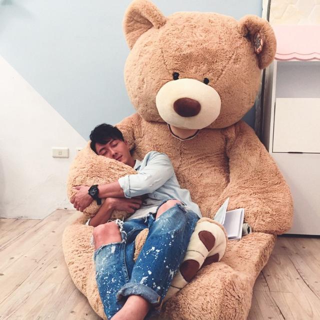 王浩信|王浩信香港豪宅曝光，家里收拾得没有一丝杂物，比样板房还干净！