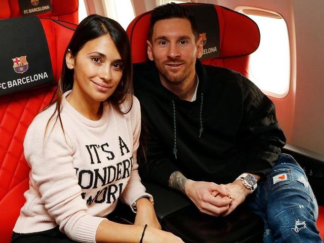 梅西|梅西带家人海岛度假，一手揽过妻子不松手！仨孩子了身材都不走样