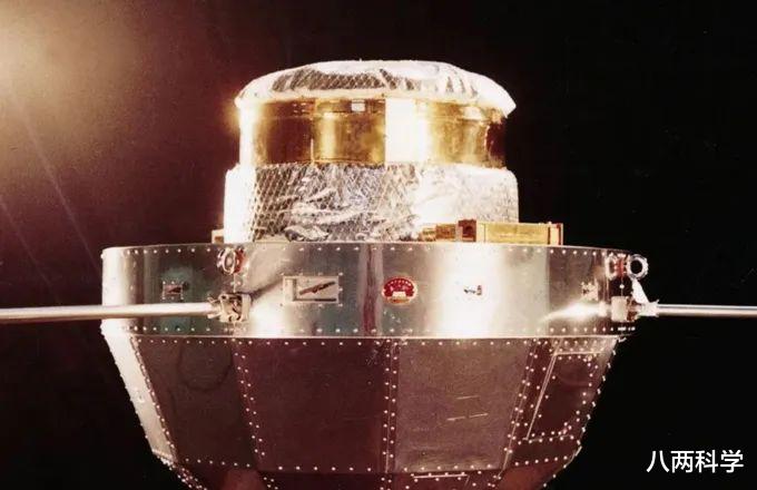 东方红一号|东方红一号的设计寿命仅20天，但至今已飞行了50年，它是靠什么飞行的？