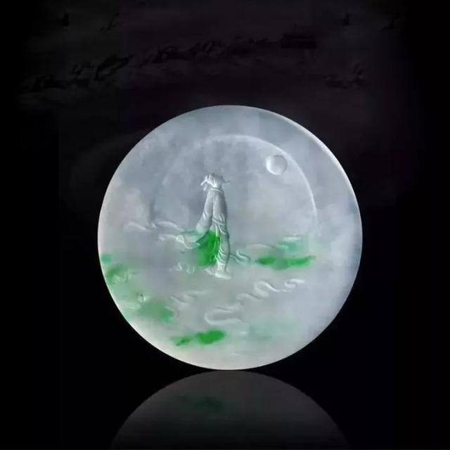 翡翠▲翡翠原石边角料千万不要丢，制成山水牌、戒面、小珠子能卖不少钱