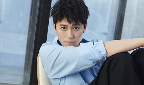 『秦俊杰』欢瑞一哥秦俊杰,虽手握7部男主戏,但新剧《通天塔》已官宣开机