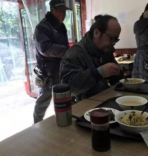 窦唯|2006年，一把火烧掉卓伟汽车的窦唯，51岁的他如今判若两人