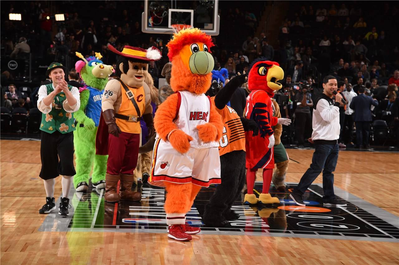 #湖人队#29支NBA球队都有的东西，为何湖人没有？而全世界都记住了他！