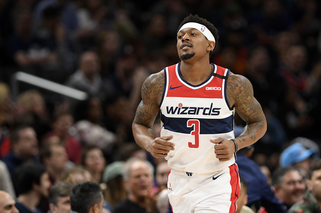 湖人队|官宣！火箭达成重要签约，湖人遭遇坏消息，热火3换1交易出炉