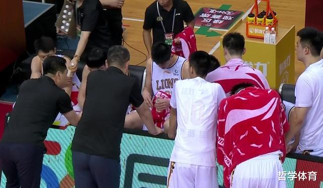 「李春江」全华班阵容豪取4连胜！李春江笑容满面，给弟子纯手工点赞