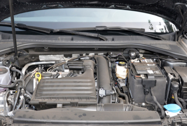 奥迪A3|2021款奥迪A3亮相，拉长加宽，一身黑科技，实力不容小觑