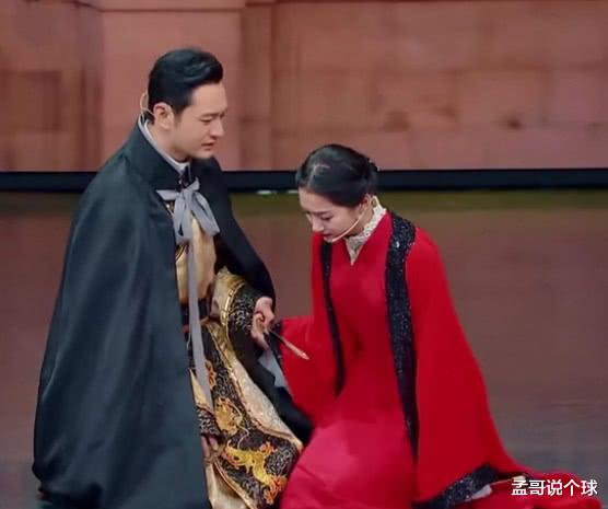 Angelababy：关晓彤身高172，黄晓明身高179，两人站在一起后身高太难堪