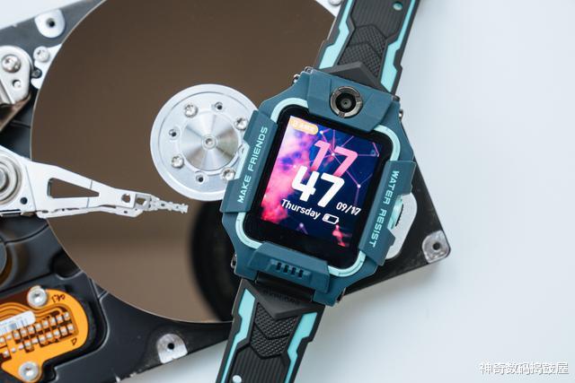 奇虎360|儿童智能手表中的“后浪”，守护孩子大安全：360与小天才对比