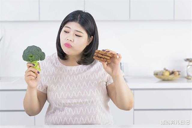 柠檬精|为鼓励宝妈恢复身材，全家人上阵减肥，对比照让网友酸成柠檬精