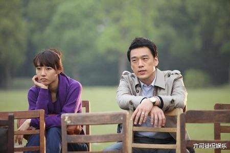 『王耀庆』46岁的“雅痞”王耀庆，娶回自己初恋妻子，如今生活很幸福