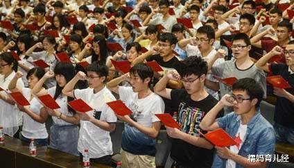 轰炸机|2020年征兵进行中，这几类人参军更有优势，尤其是大学生值得选择