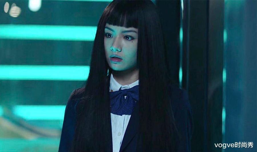 破产|《穿越火线》苏佳意：史上最废服装女配，如果剧组破产就是因为她