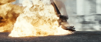 『死亡飞车』喂饱所有男性的幻想，这部电影做到了！