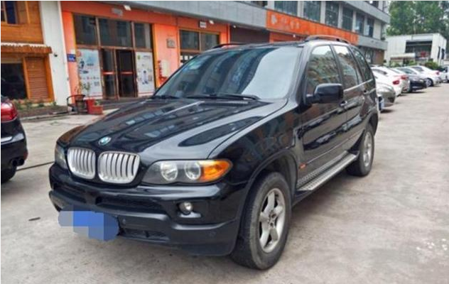 【宝马X5】农民工参加同学聚会，为面子5万买宝马X5，结果被笑掉大牙