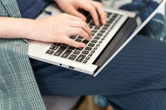 小米科技▲小米推出一款小巧精致款笔记本电脑,配置均衡,适合外出办公