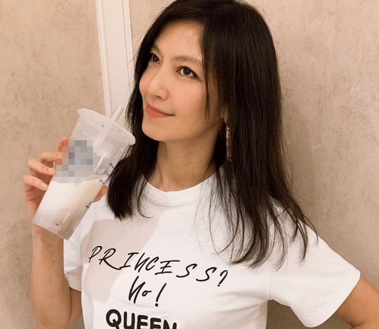 李嘉欣|她才是香港的“豪门杀手”，李嘉欣都自愧不如，今年过40美如少女