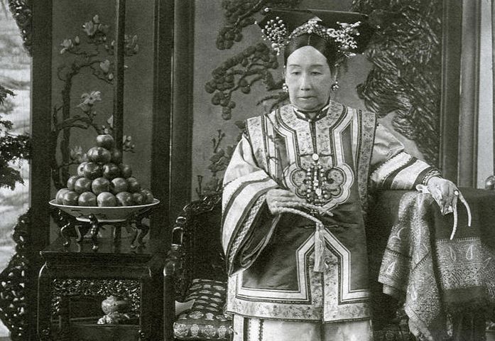 【李莲英】北京挖李莲英墓,开馆后,专家个个面面相觑,孙殿英:幸亏我没挖