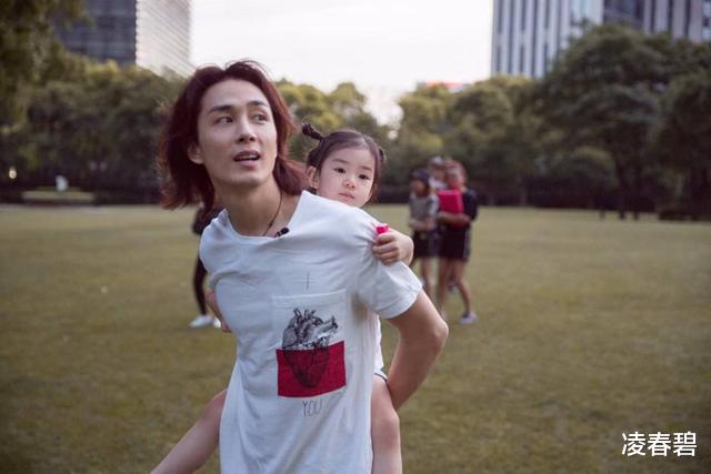 『戚薇』\爸爸为什么不出去工作\戚薇的回答堪称满分,好妈妈胜过好老师