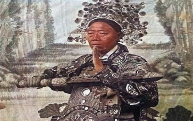 李莲英|北京出土李莲英墓，报废3把铁锤才打开，开棺后让专家汗毛倒竖