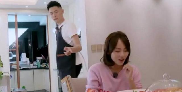 晒晒张嘉倪和买超的家，头一次见这样的户型，卫生间比客厅还大