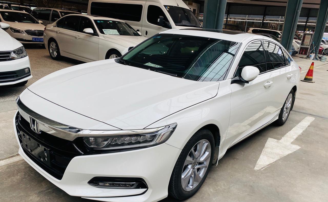 本田雅阁|17万提本田雅阁精英版，开了半年车主表示：美中不足的就是它了！