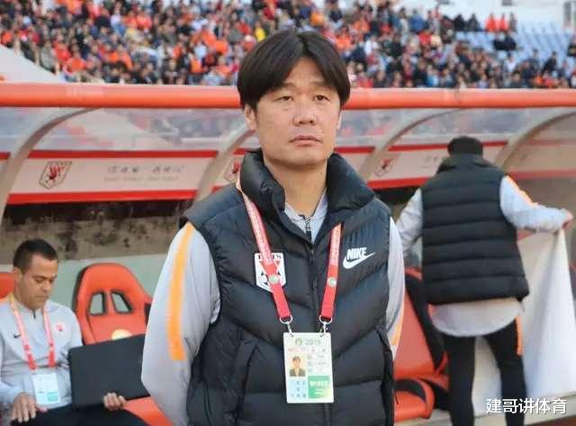 「C罗」中超鲁能青训官方：咱学校U19小伙长得像李霄鹏？大家认为呢