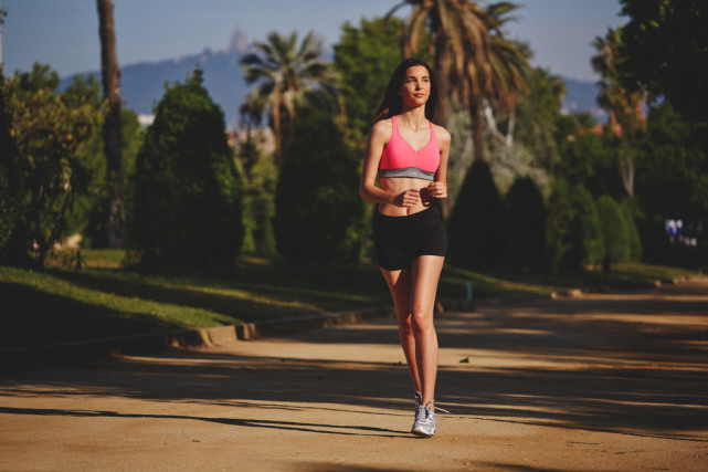 跑步|每天坚持40分钟跑步，除了减肥外，还会收获什么好处？