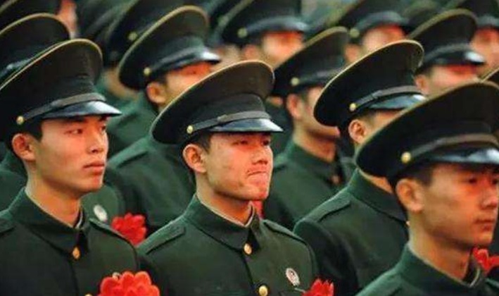 @军人退伍后，解放军2年内不许干这一件事，后果比我们想的严重