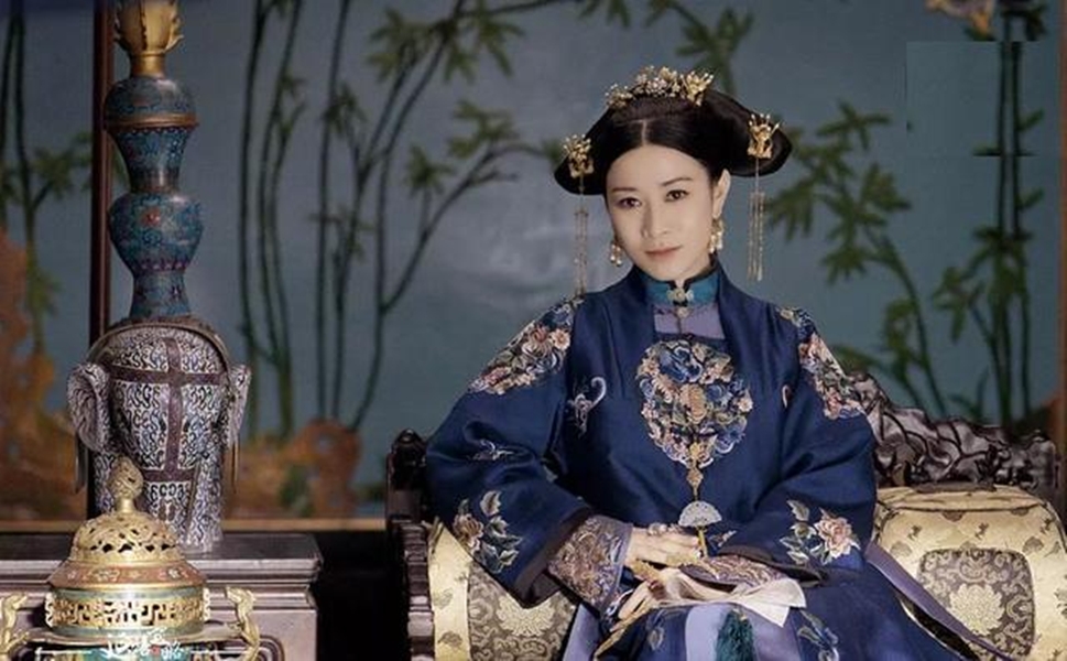 佘诗曼|《使徒行者3》开播，为何不见佘诗曼，原来她去做这件事了
