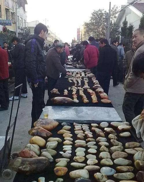 「文玩」买文玩，别只盯着潘家园，中国10个知名文玩市场，总有一个适合你