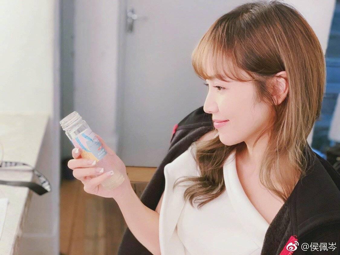 昆凌|昆凌再次晒照，疑似内涵侯佩岑？照片放出后网友感叹信息量太大