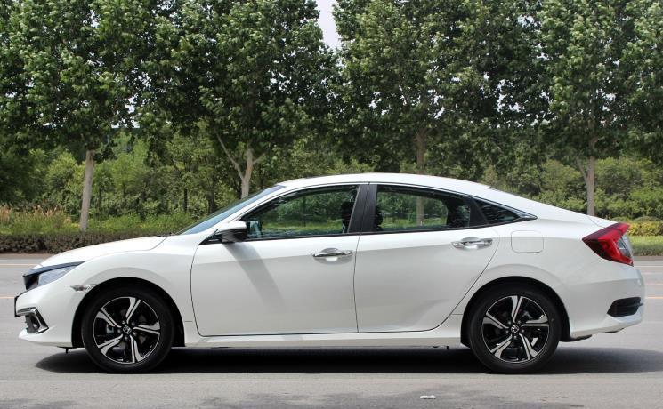 丰田卡罗拉|对比丰田卡罗拉后,选择了本田思域,5000公里后车主讲了驾驶感受