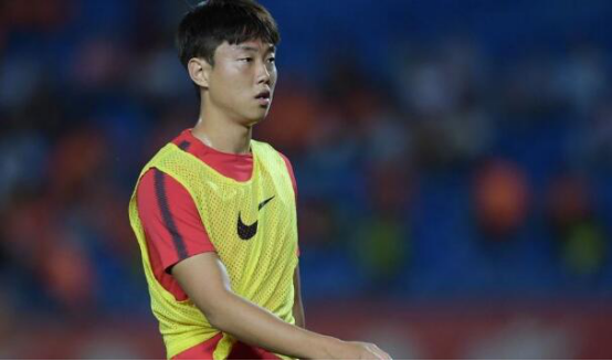 广州恒大|白高兴了！他原本被视为恒大后防新核心，如今却连替补都打不上