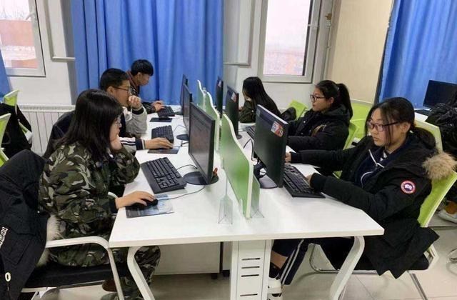 @学姐含泪劝告:不建议女生报的6个专业,不仅收入低,就业也难