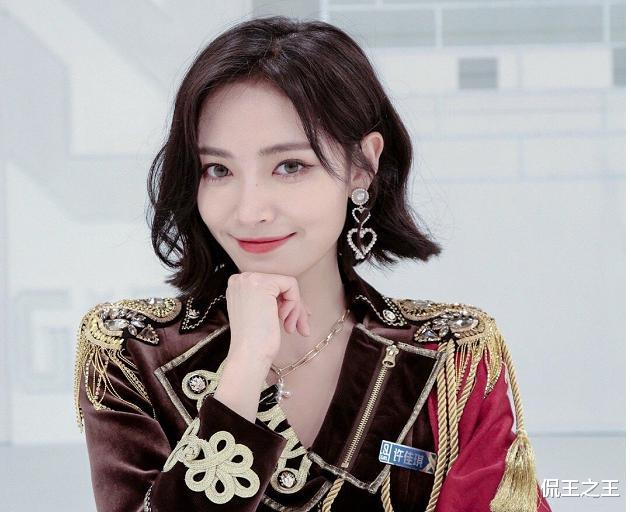 许佳琪@《青2》许佳琪太惨了,准备5个节目拍到早晨8点,却直接被删掉4个