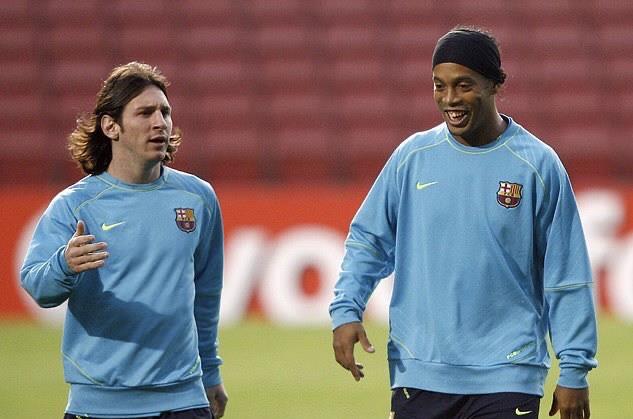 【梅西】梅西10: 5完胜C罗！15大足坛传奇眼中梅罗谁更强？