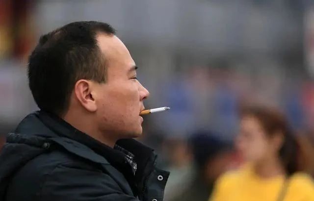 「咽炎」慢性咽炎反复？避开3诱因、喝2水、吃1果，顽固咽炎或不药而愈