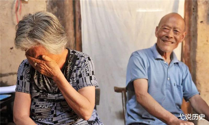 弋说历史|九旬老人不愿上户口，临终说出“真实身份”，人们直言：真能藏啊