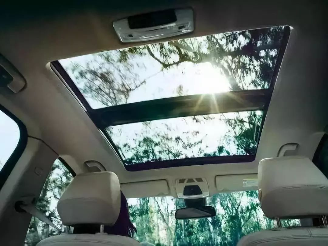 买车：“有天窗”和“没天窗”区别有多大？千万别小看，选错卖车重新买