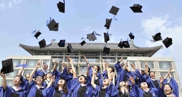 大学|考入专科院校的学生，5件事情要尽早准备，抢占先机才能更有发展