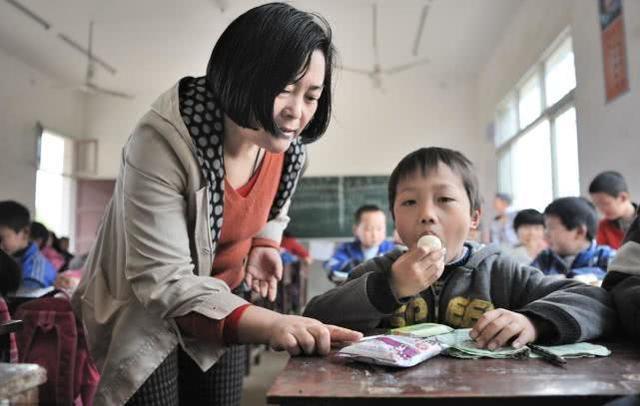 辅警|辅警入编、教师涨薪、事业单位、医护人员改制，待遇进一步提升