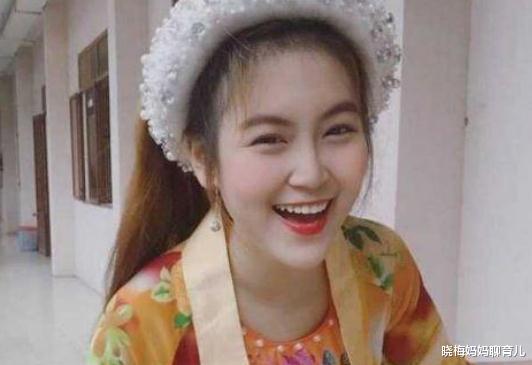 金喜善■“最美女老师”火了,长相酷似金喜善,学生抢着来上课