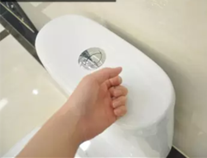 []装修时，马桶和烟机千万马虎不得，入住后才知道，却已经晚了