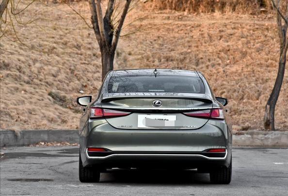 雷克萨斯|新一代雷克萨斯ES：2.5动力油耗仅6升，落地28万，比奥迪A4还霸气