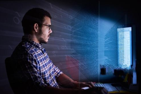 程序员|被裁员拿12万赔偿，转身入职另一家公司，程序员：有能力就有底气