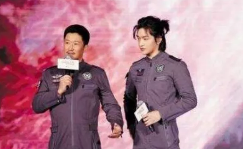 曹云金|他天生反骨神似曹云金，被吴京捧红却反咬一口，今沦落到这般下场！